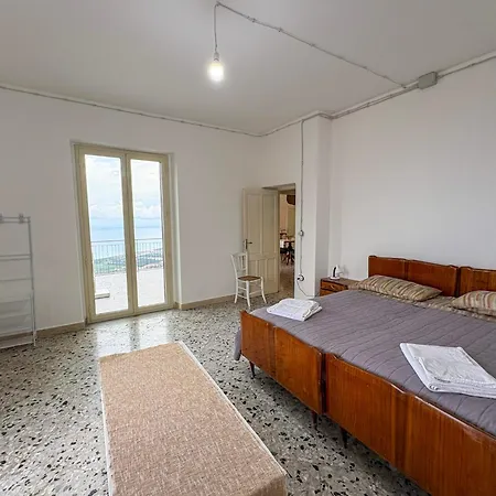 - Arcodia Frühstückspension San Marco d'Alunzio