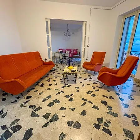 - Arcodia Oda ve Kahvaltı 3*