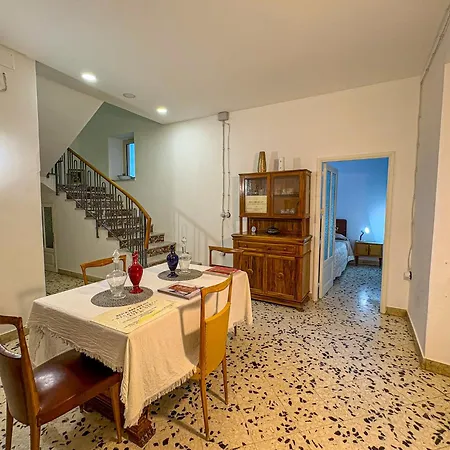 - Arcodia Oda ve Kahvaltı 3*