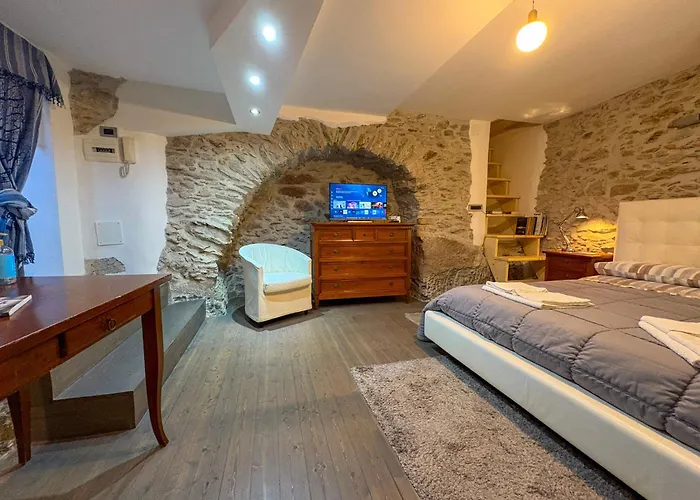 - Arcodia Bed & Breakfast