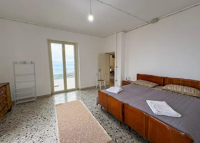 - Arcodia Frühstückspension San Marco d'Alunzio