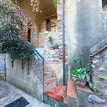 - Arcodia Panzió San Marco d'Alunzio